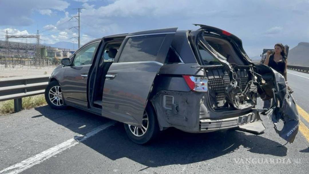 $!El choque generó un caos vial momentáneo, pero no se reportaron personas lesionadas de gravedad.