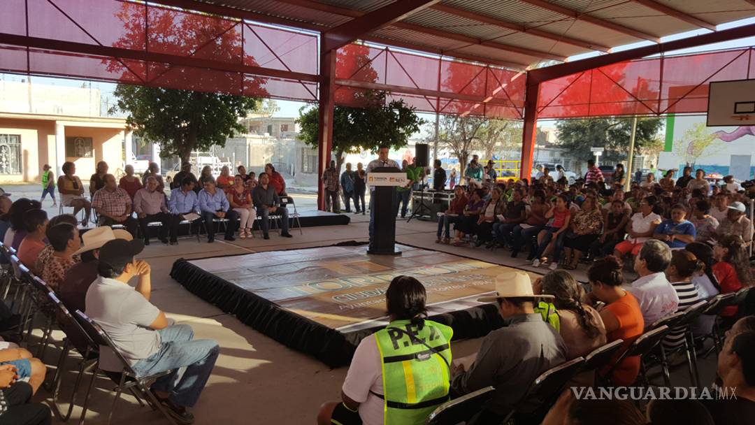 $!Entrega alcalde escrituras a familias torreonenses