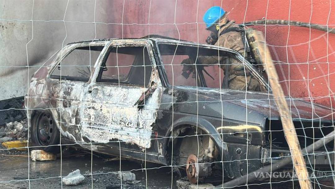 $!El siniestro dejó únicamente daños materiales en la unidad afectada.