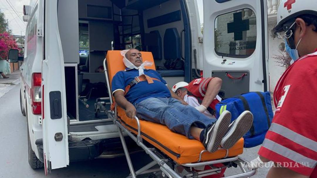 $!El tío fue llevado al hospital para que atendieran sus heridas.