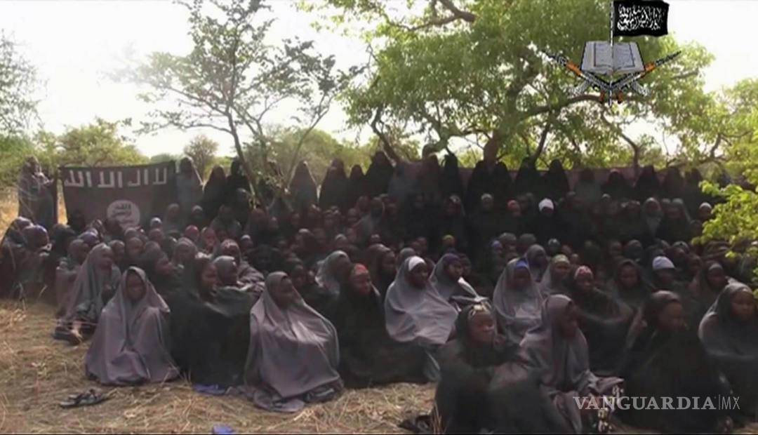 Boko Haram difunde posible prueba de vida de niñas secuestradas: CNN