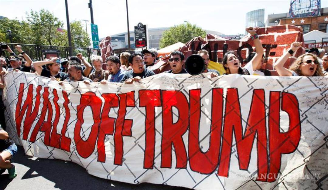 $!Protestan en Cleveland contra postura migratoria de Trump
