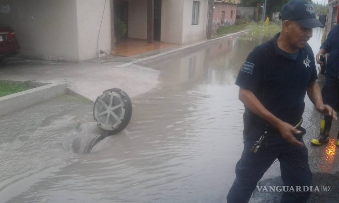 $!Seguridad Pública y Protección Civil apoyan hogares dañados por lluvias en San Buenaventura