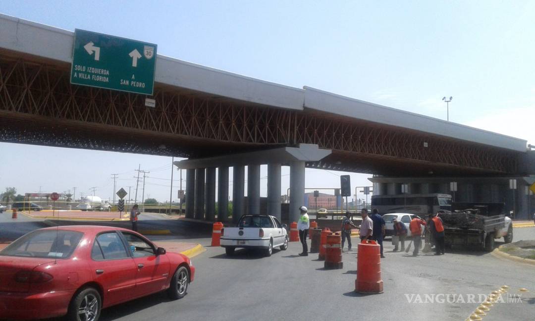 $!Colapsa puente en periférico Raúl López Sánchez de Torreón