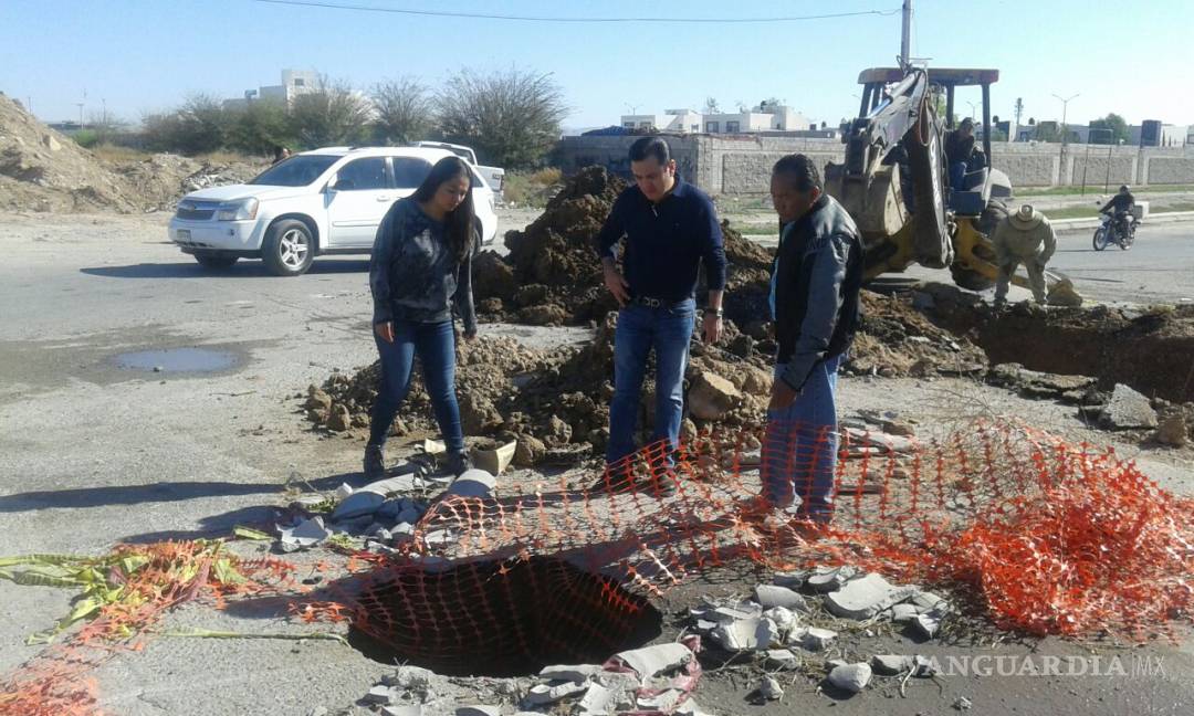 $!Colapso de colector inunda de aguas negras más de 120 casas en Torreón