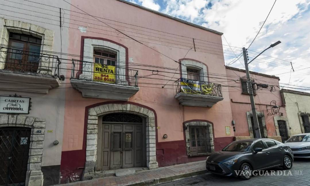 $!Se cree que el espíritu de la mujer deambula por la Casa de los Espantos, atrapada entre las paredes que presenciaron su tragedia.