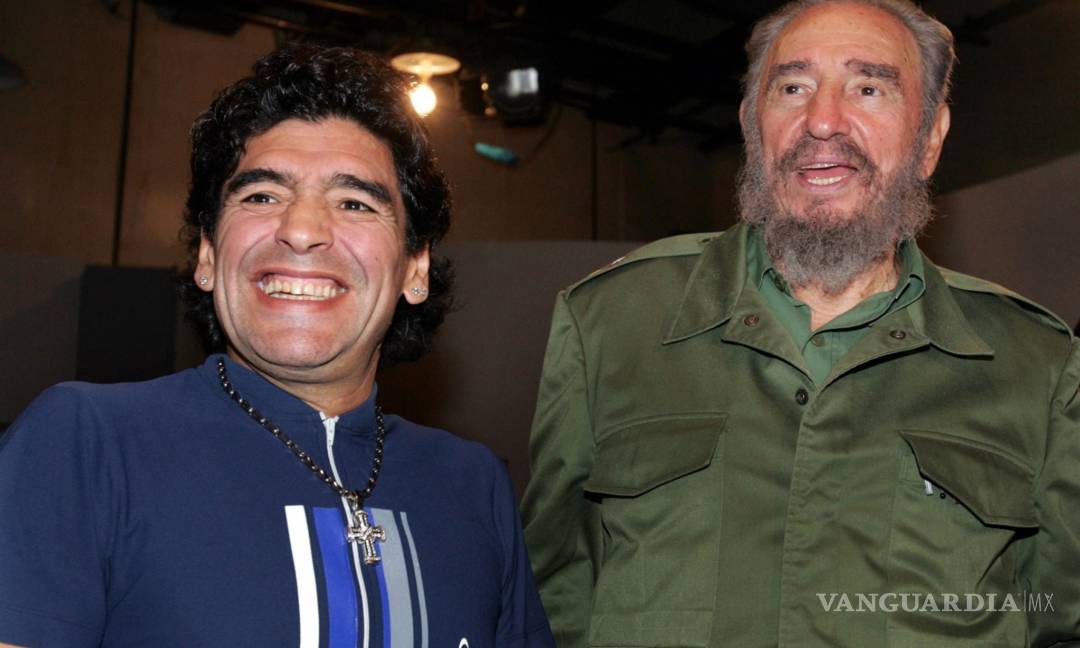 $!&quot;Fue como mi segundo padre&quot;: Maradona llora la muerte de Fidel Castro