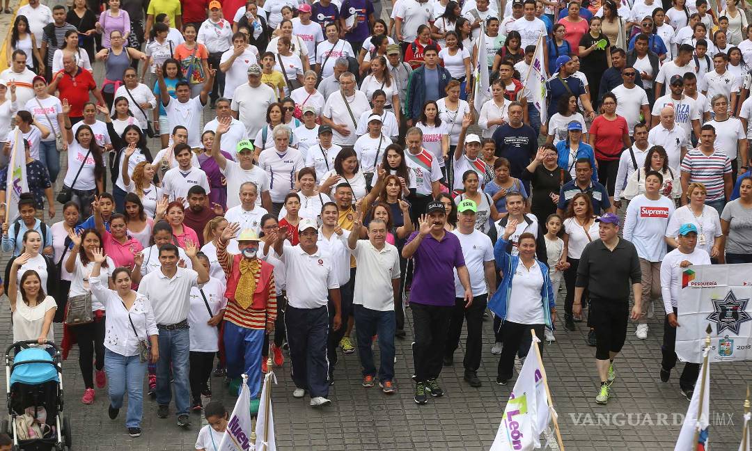 $!Tigres y Rayados marchan por la paz y la no violencia en Nuevo León