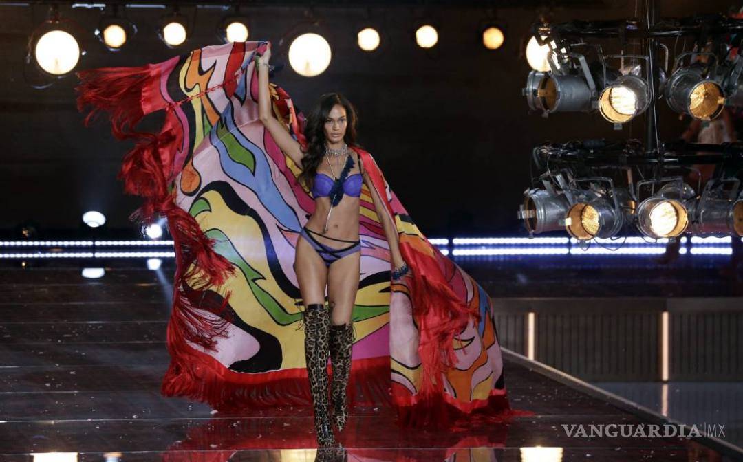 $!Los “ángeles” de Victoria's Secret celebraron 20 años de glamour