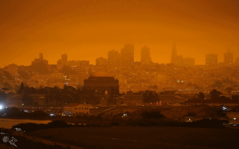 $!Incendios forestales pintan de un color naranja apocalíptico el cielo de San Francisco