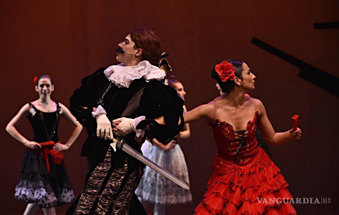 $!Bailarines mexicanos reviven fantasías del Quijote para celebrar a Cervantes