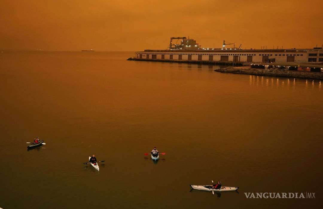 $!Incendios forestales pintan de un color naranja apocalíptico el cielo de San Francisco