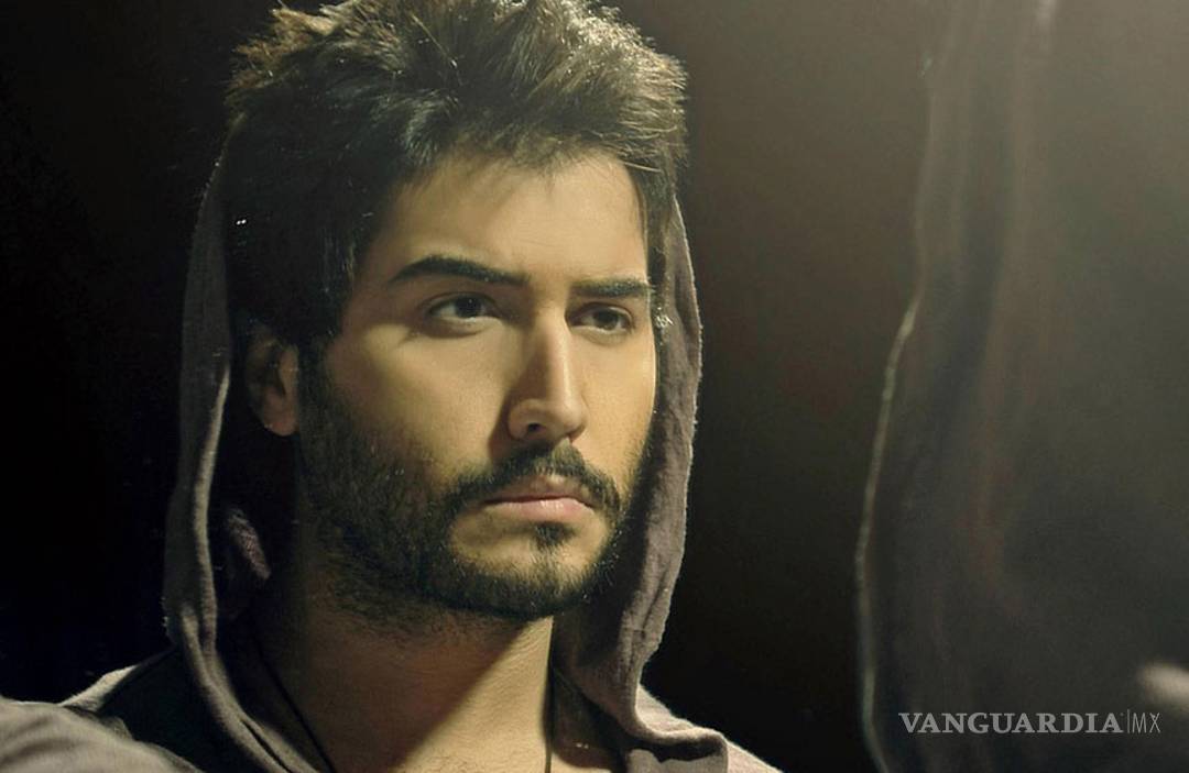 $!Es arrestado por guapo y 'llamar demasiado la atención del sexo femenino'