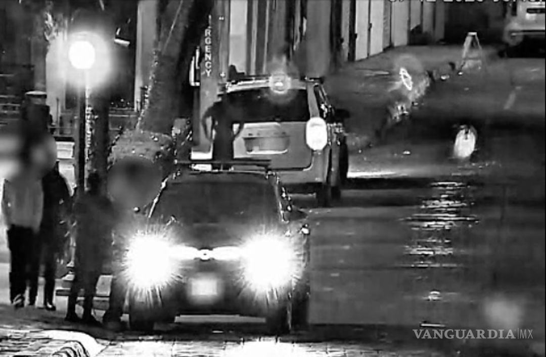 $!Rodrigo Manuel “N” y Brandon Alejandro “N” fueron detenidos tras ser captados intentando robar una motocicleta en el Centro de Saltillo.