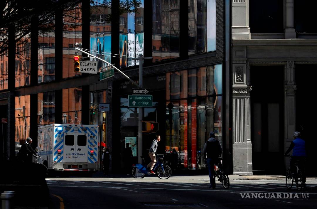 $!Muertes se disparan en EU por COVID-19 mientras Donald Trump medita abrir la economía