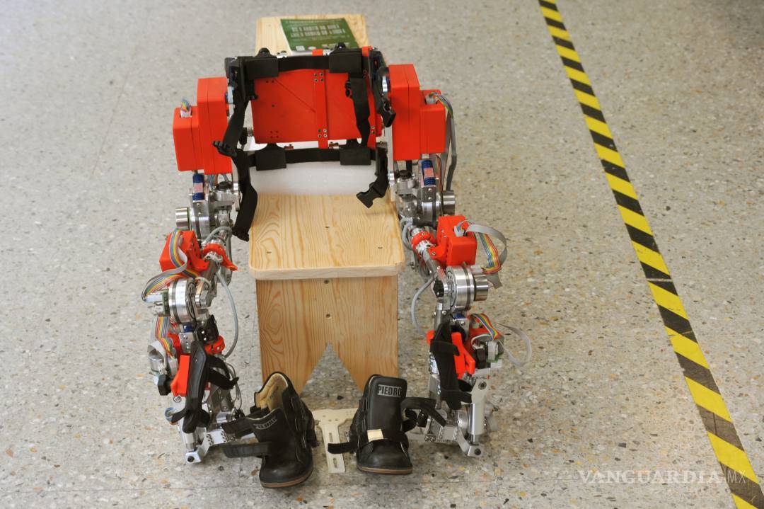 $!Exoesqueleto permite caminar a los niños con atrofia muscular espinal