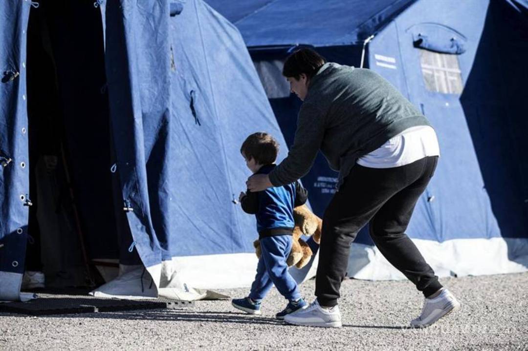 $!Habitantes de Amatrice pasan la noche en la calle