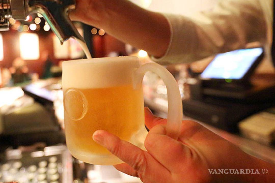 $!Construyen una tubería de cerveza bajo el Patrimonio Mundial de Brujas