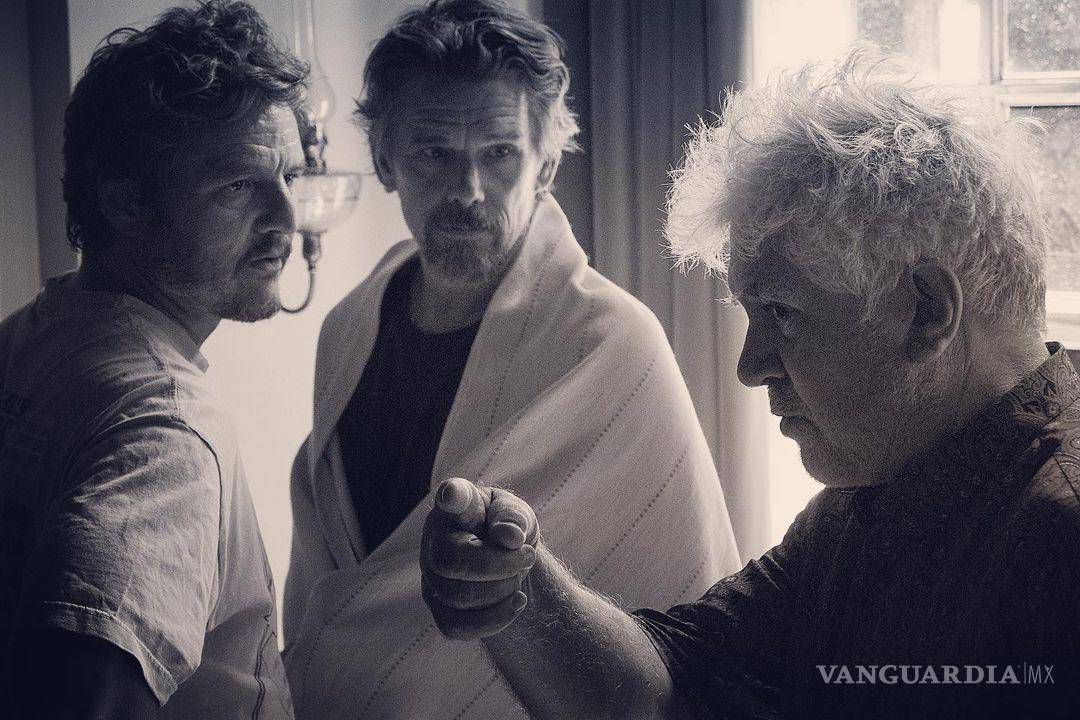 $!Ethan Hawke y Pedro Pascal bajo la dirección de Pedro Almodóvar.
