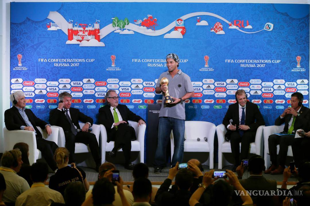 $!Ronaldinho presenta Copa Confederaciones Rusia 2017 en México