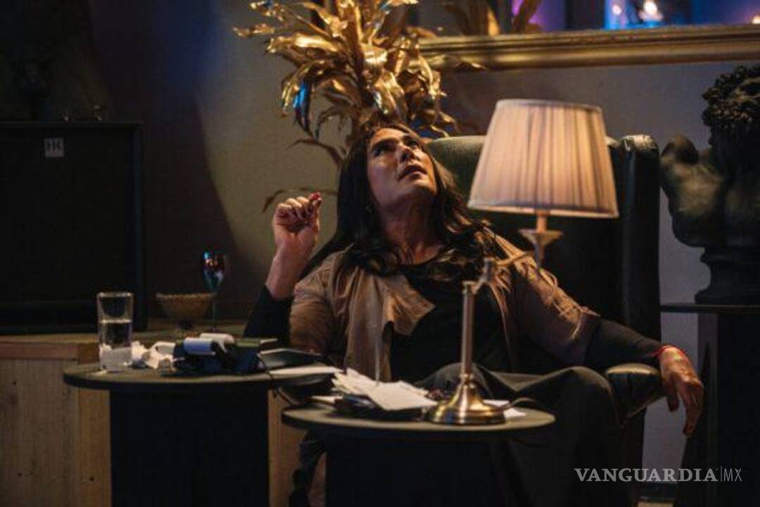 $!En ‘Mi Tío’, Eduardo Yáñez da vida a un exrockero que se convierte en madre.