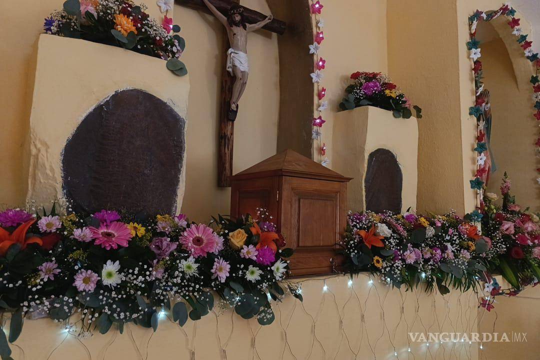 $!Cada año se realiza misa, danza y veneración de la reliquia empotrada en el altar del templo.