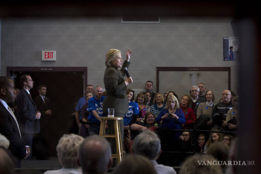 $!Sanders aprieta a Clinton y Trump se desmarca de Cruz en vísperas de Iowa