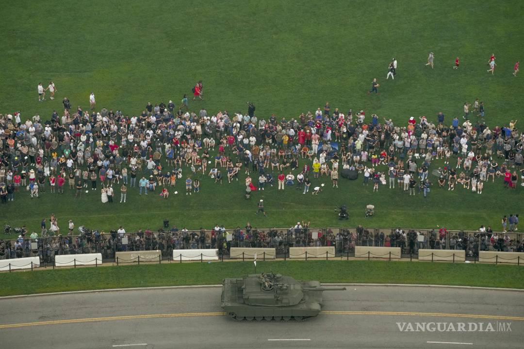 $!Vista aérea del desfile del 250.º aniversario del Ejército estadounidense. Los acontecimientos se vieron eclipsados por un asesinato en Minnesota y la agitación en Medio Oriente.