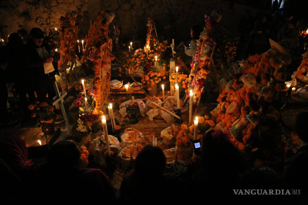 $!Janitzio celebra a sus muertos (Fotogalería)