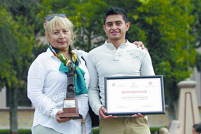 $!Destacada deportista saltillense se aferra a entrenar campeones