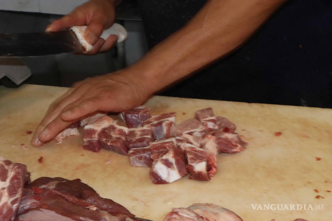 $!En carnicerías populares también han reportado un incremento en los precios.