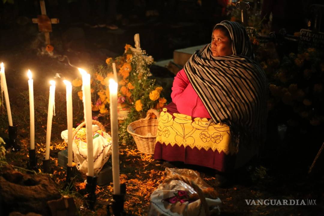 $!Janitzio celebra a sus muertos (Fotogalería)