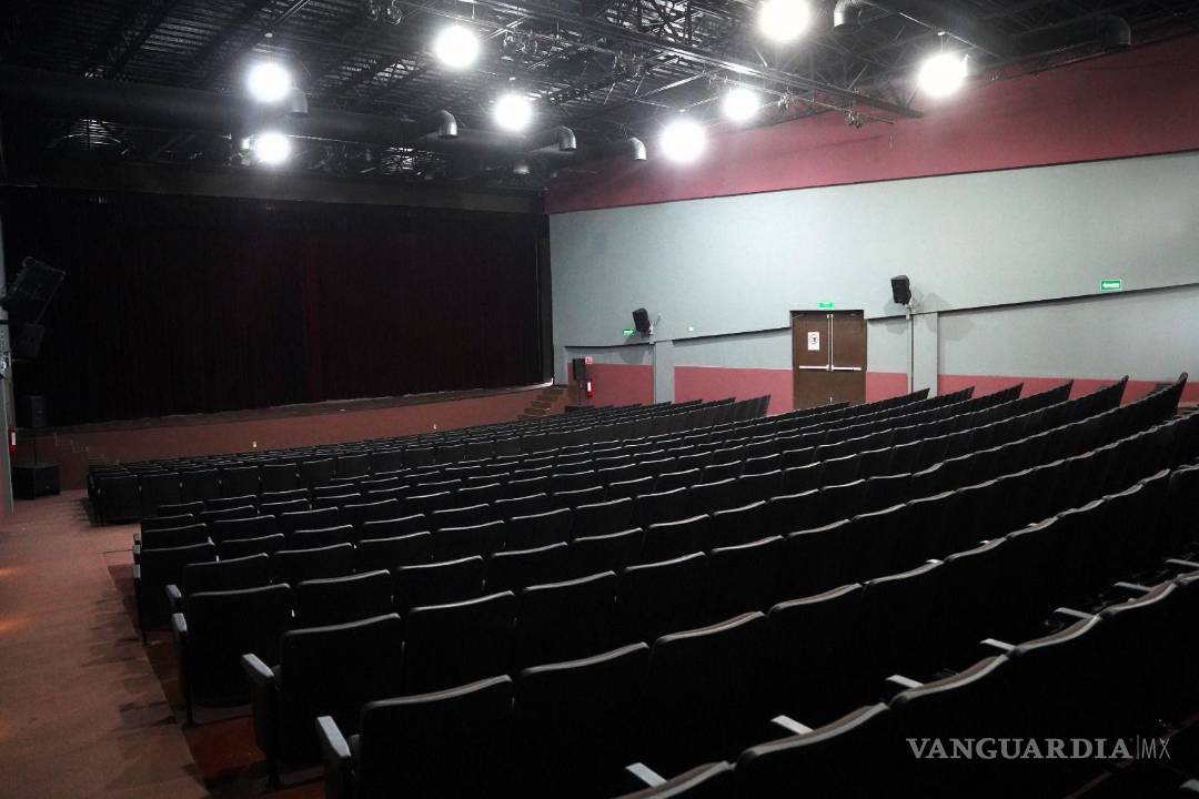 $!La alta demanda del teatro ha llevado a programar hasta tres ceremonias de graduación diarias durante la temporada escolar.