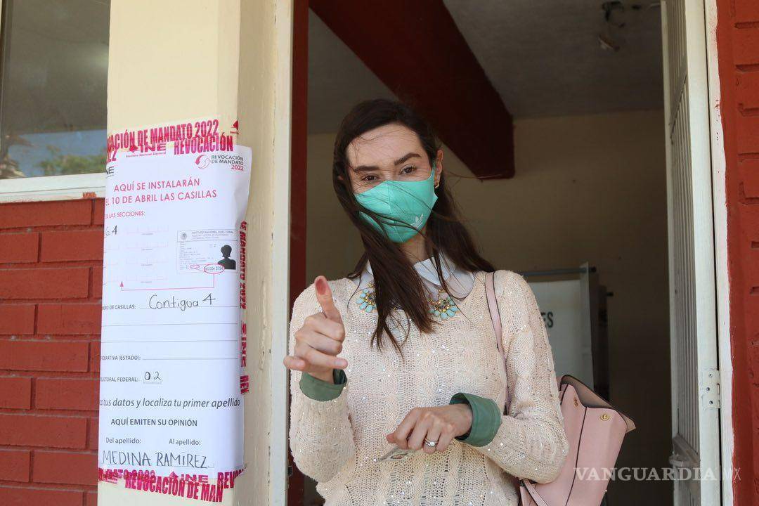 $!Ogazón después de emitir su voto.