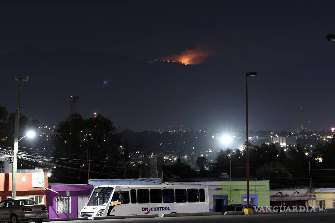 $!Saltillo, Coahuila 13 de mayo del 2022. Incendio Forestal en las sierras del ejido Cuahtemoc, que colinda con el lado sur del cañón de San Lorenzo.