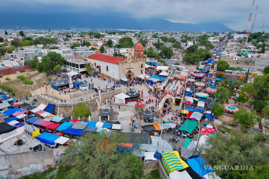 $!La Parroquia del Ojo de Agua fue punto de encuentro para cientos de devotos.