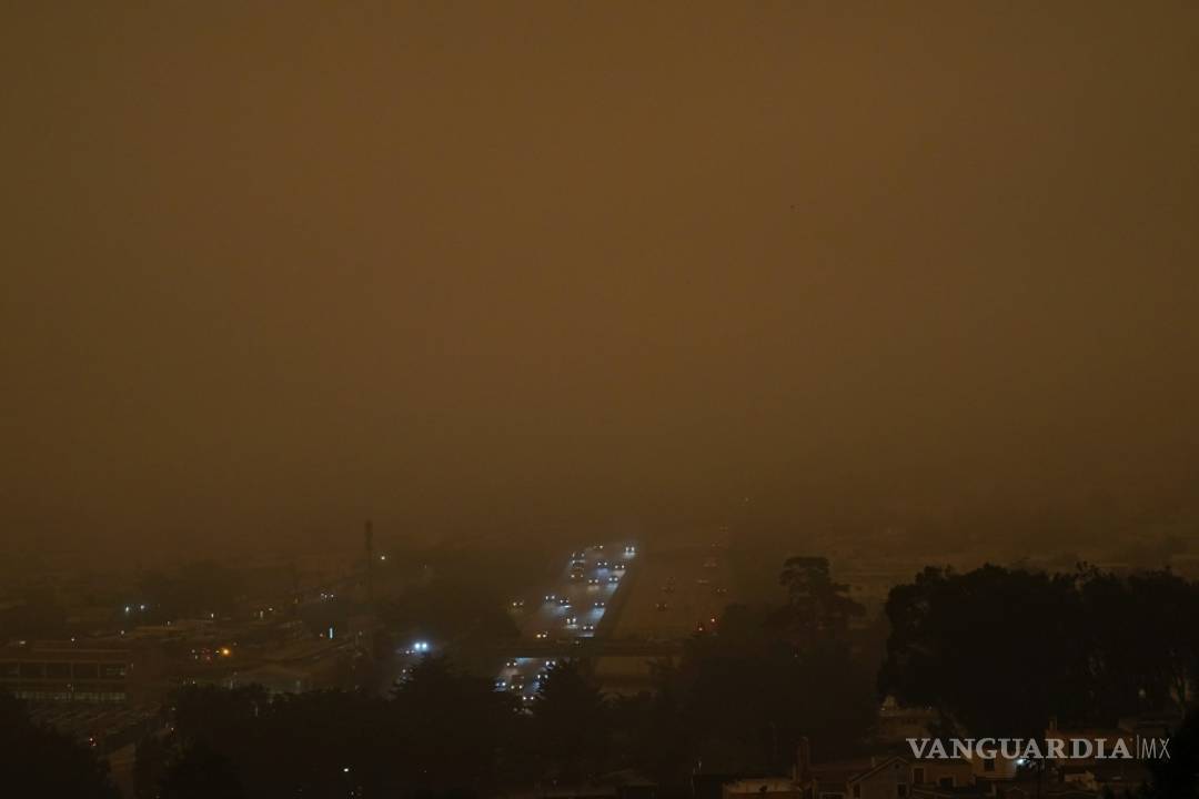 $!Incendios forestales pintan de un color naranja apocalíptico el cielo de San Francisco