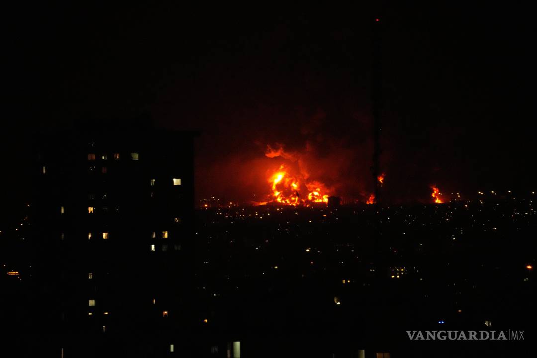 $!Este sábado, una instalación de almacenamiento de combustible en Teherán fue atacada por fuerzas norteamericanas.