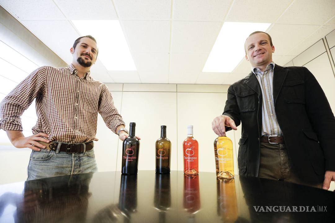 $!Esta Navidad brinde con vino… ¡de naranja!