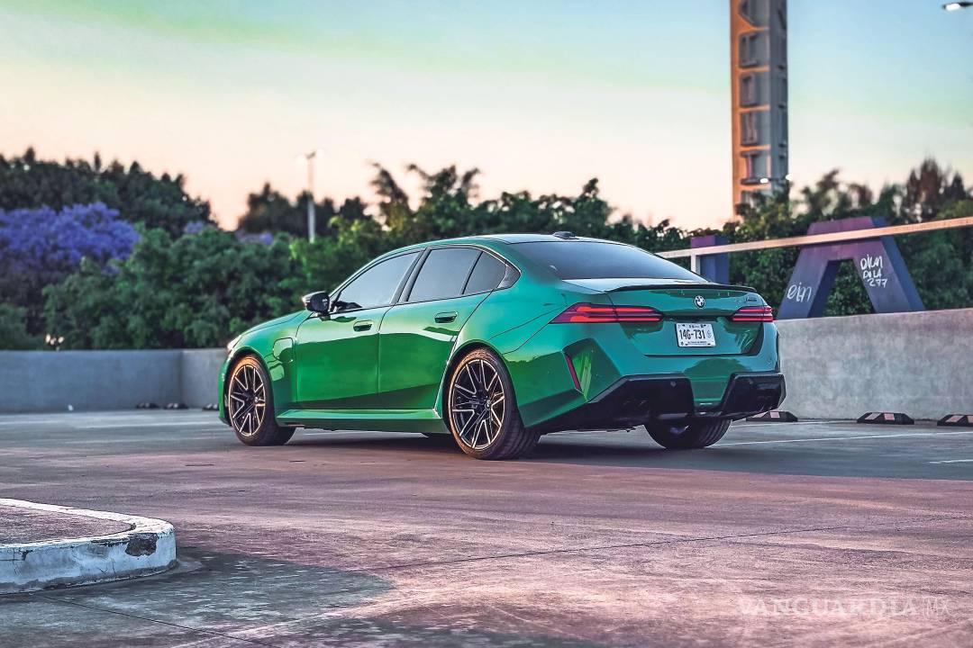 $!A pesar de sus 2.5 toneladas, acelera de 0 a 100 km/h en solo 3.5 segundos gracias al boost eléctrico.