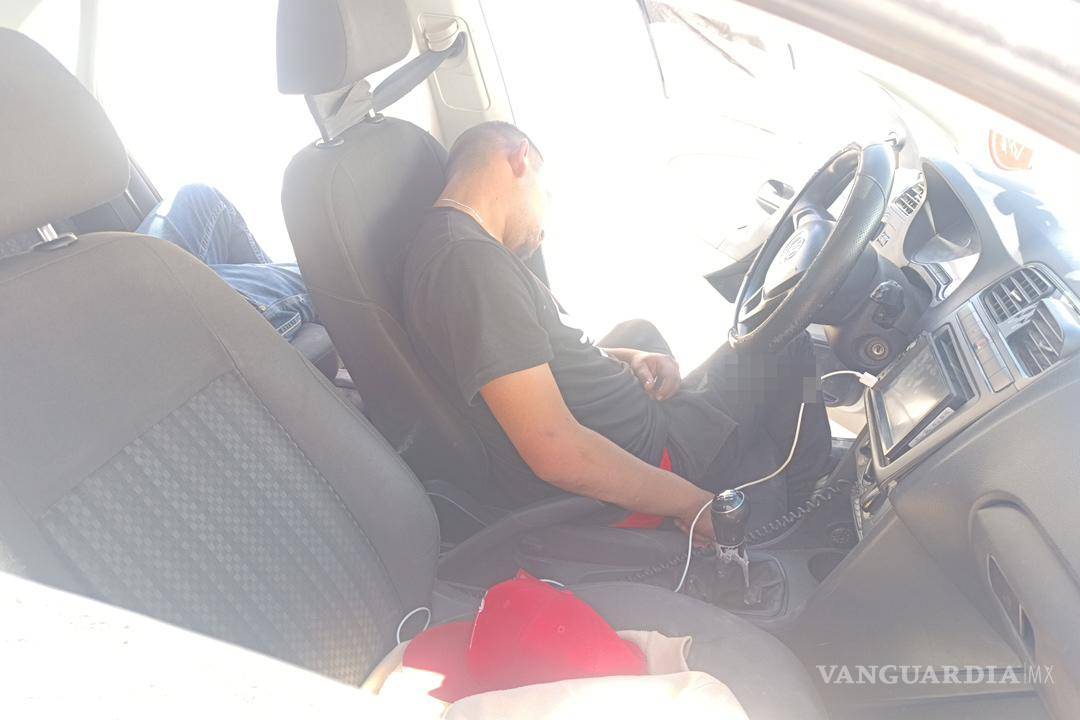 $!Rafa Navarro, propietario del taxi, dijo que no se hacía responsable de la conducta del conductor.