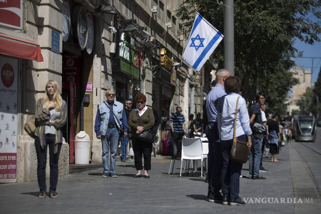 $!Sirenas antiaéreas recuerdan el Holocausto en Israel