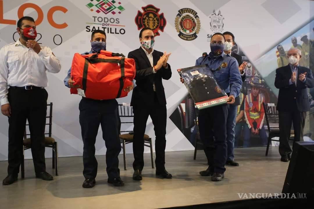 $!Recibe Bomberos de Saltillo equipo, incentivos y galardón Tláloc
