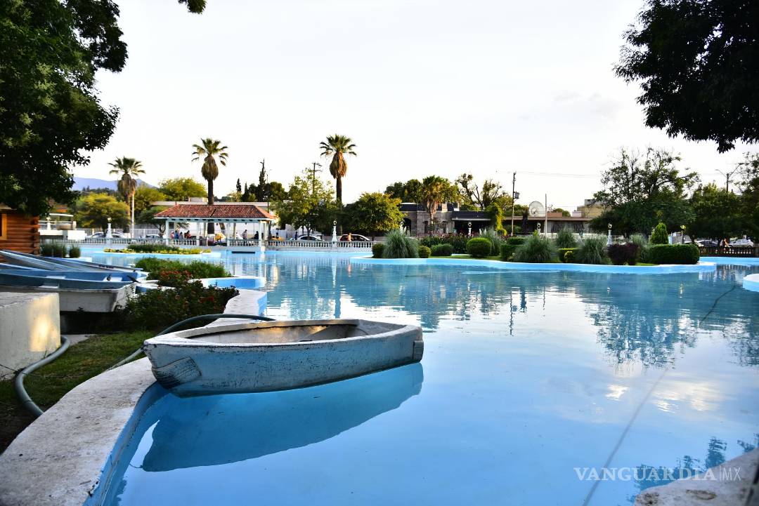 $!El lago de la Alameda tiene le forma de la República Mexicana.