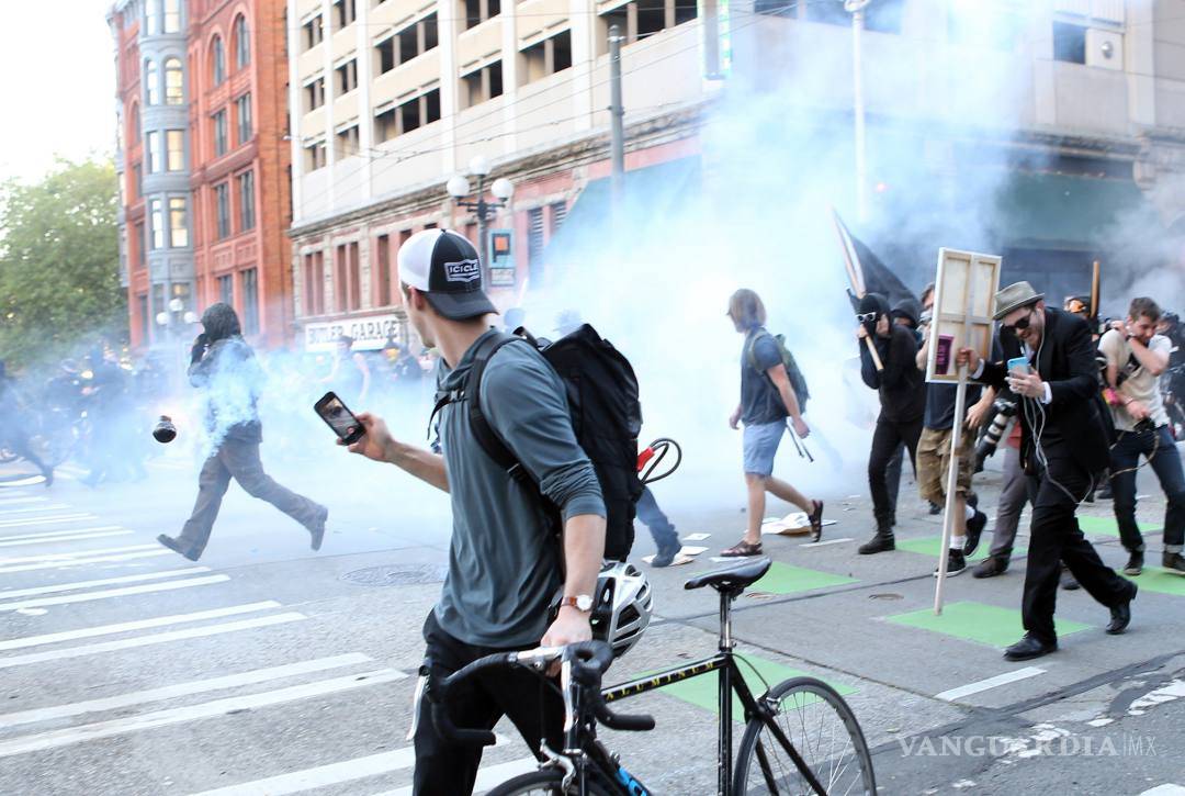 $!Hispanos marchan en Los Ángeles en apoyo a inmigrantes