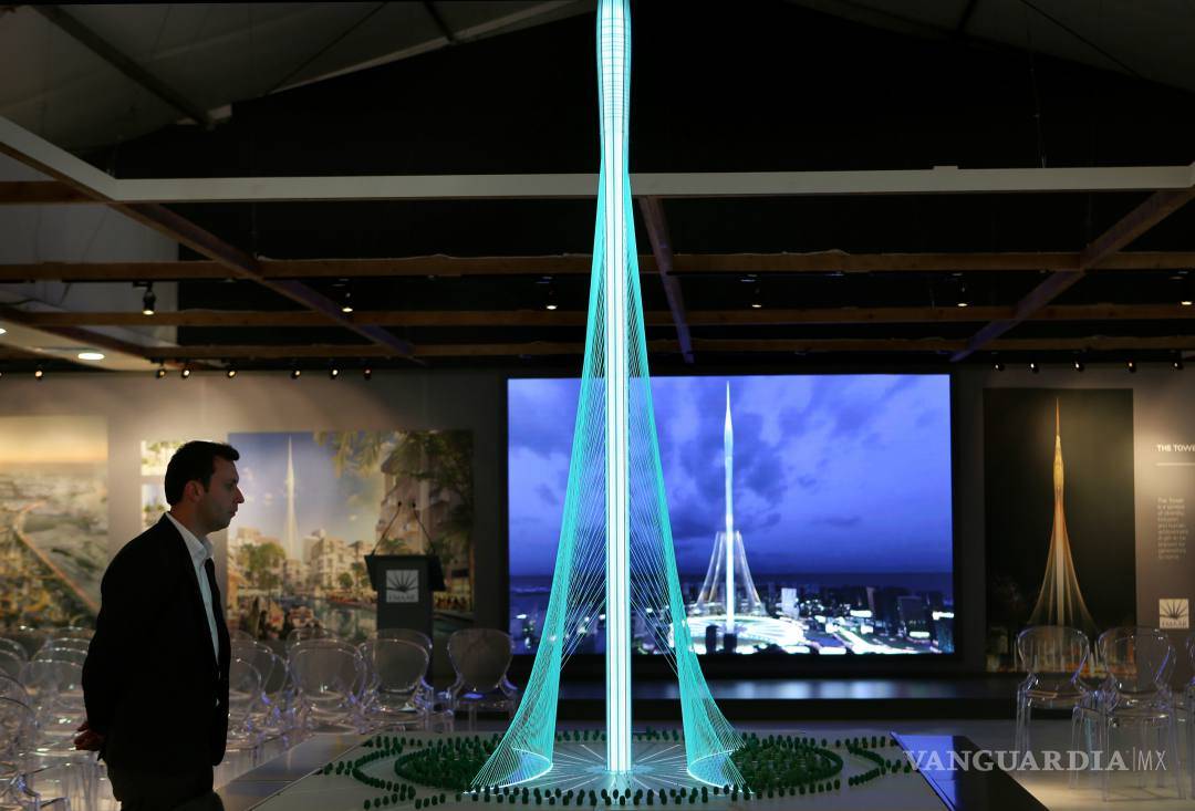 $!Se inspira Calatrava en el lirio para levantar la torre más alta del mundo
