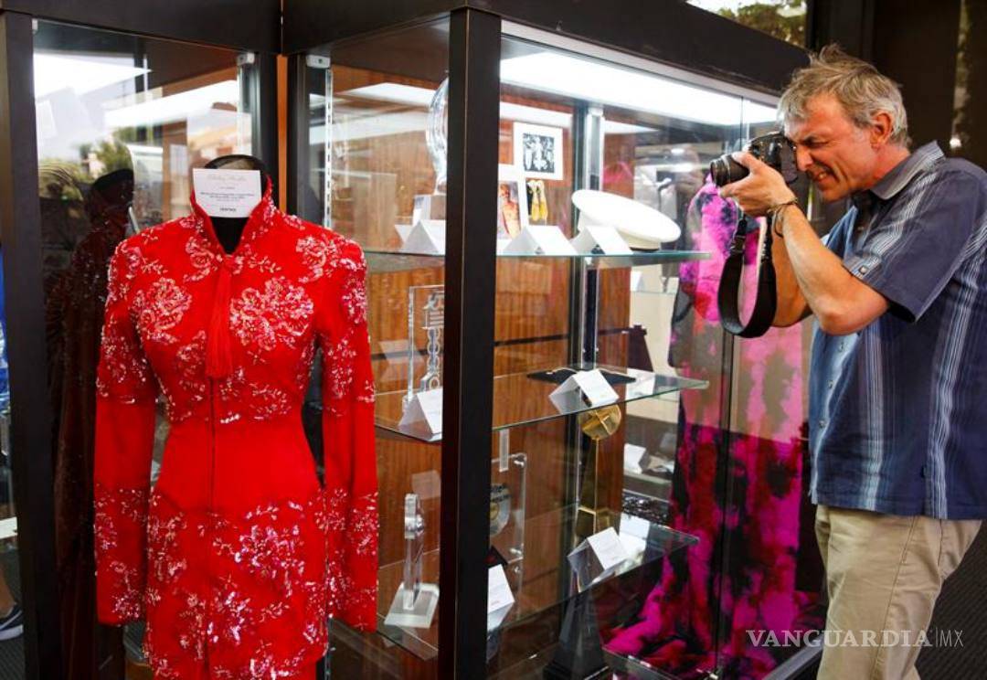 $!Objetos de Whitney Houston reúnen 525 mil dólares en subasta