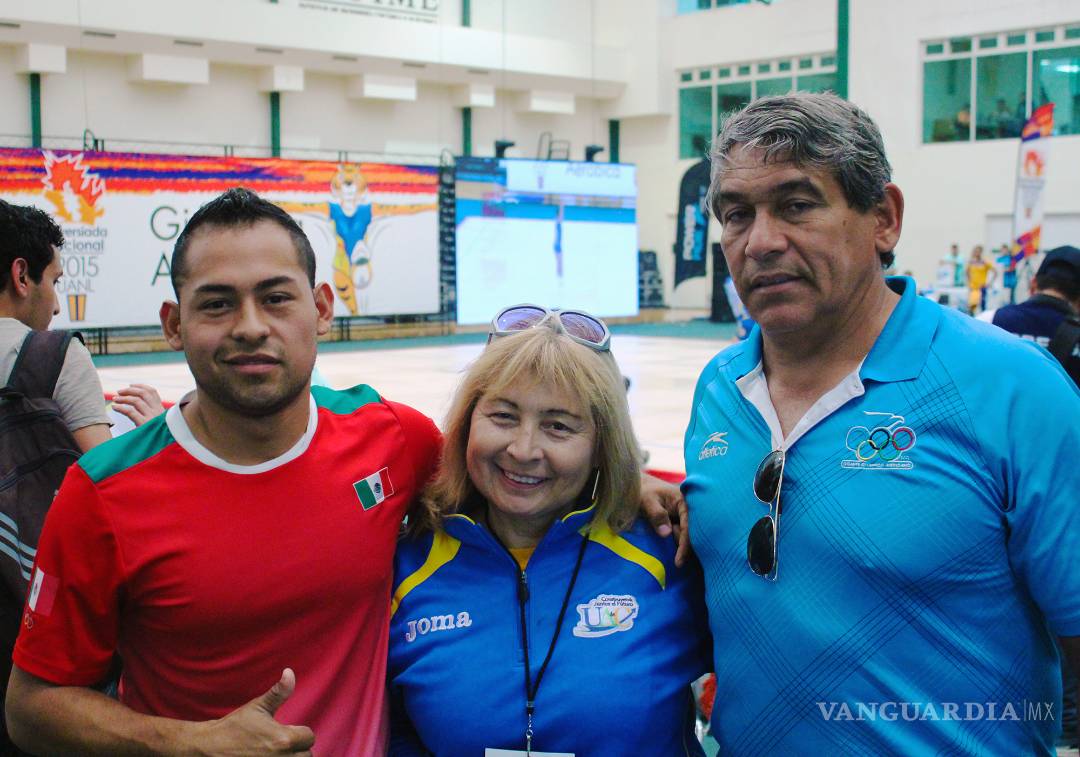 $!Destacada deportista saltillense se aferra a entrenar campeones