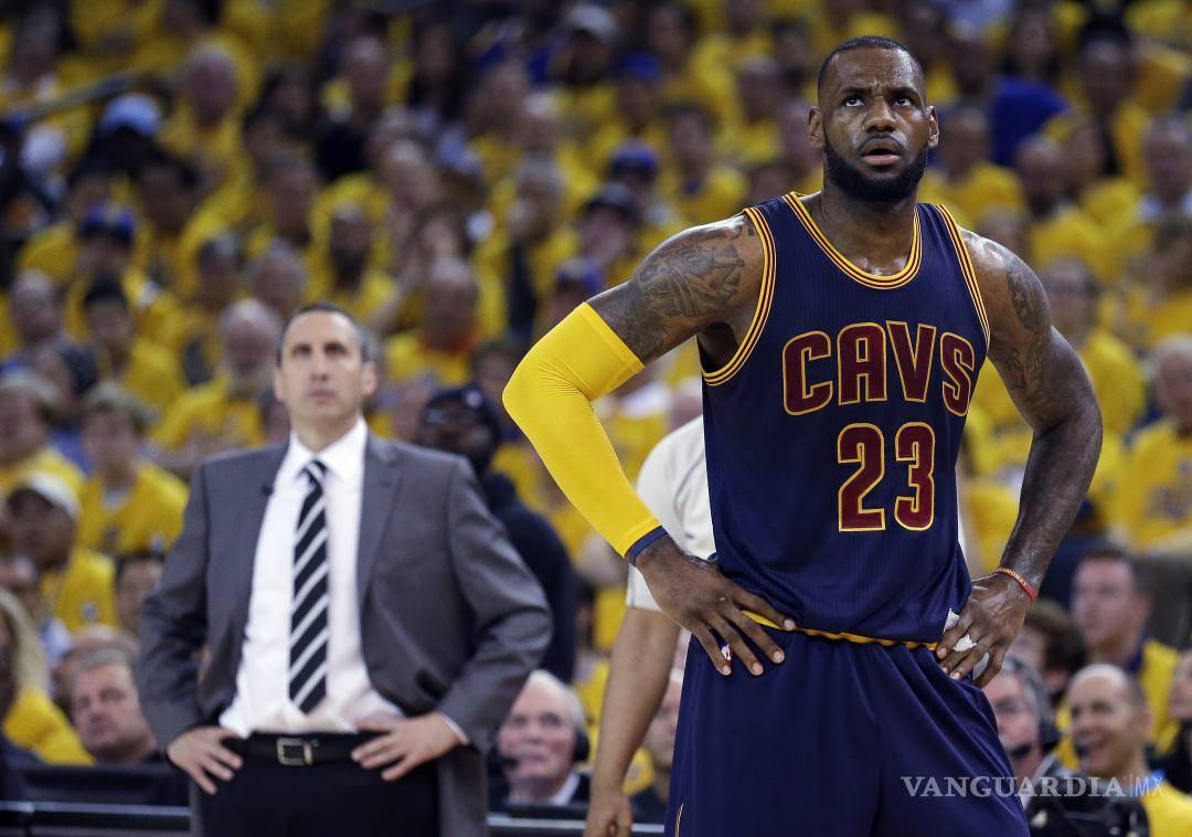 $!Cleveland despide a David Blatt