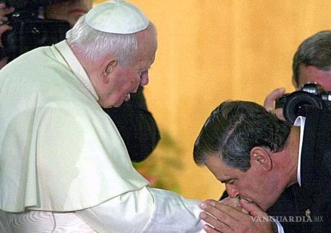 $!Polémico encuentro entre el expresidente Vicente Fox y el Papa Juan Pablo II.